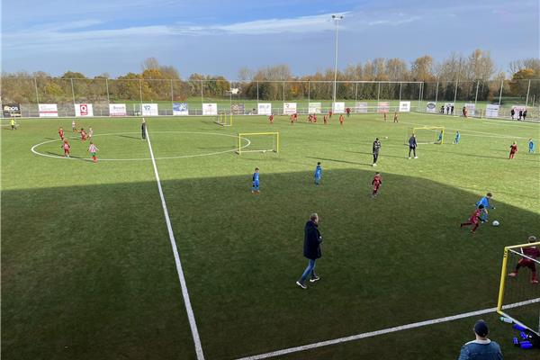 Aanleg voetbalvelden A en B in kunstgras en veld C in natuurgras - Sportinfrabouw NV